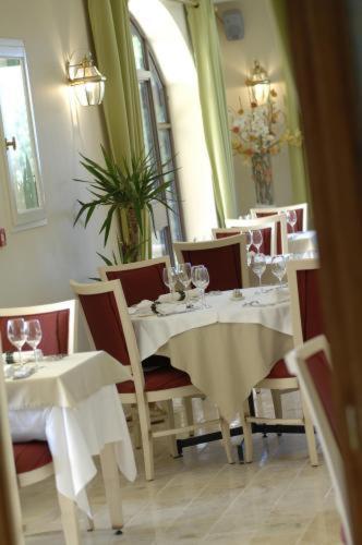 Le Clos De Pradines Hotel 3*