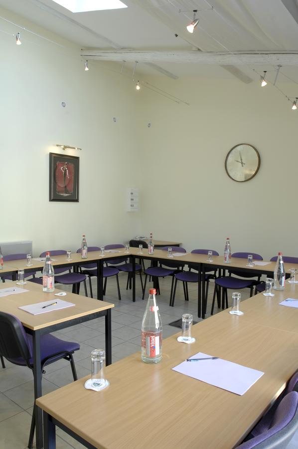 Le Clos De Pradines Hotel 3*